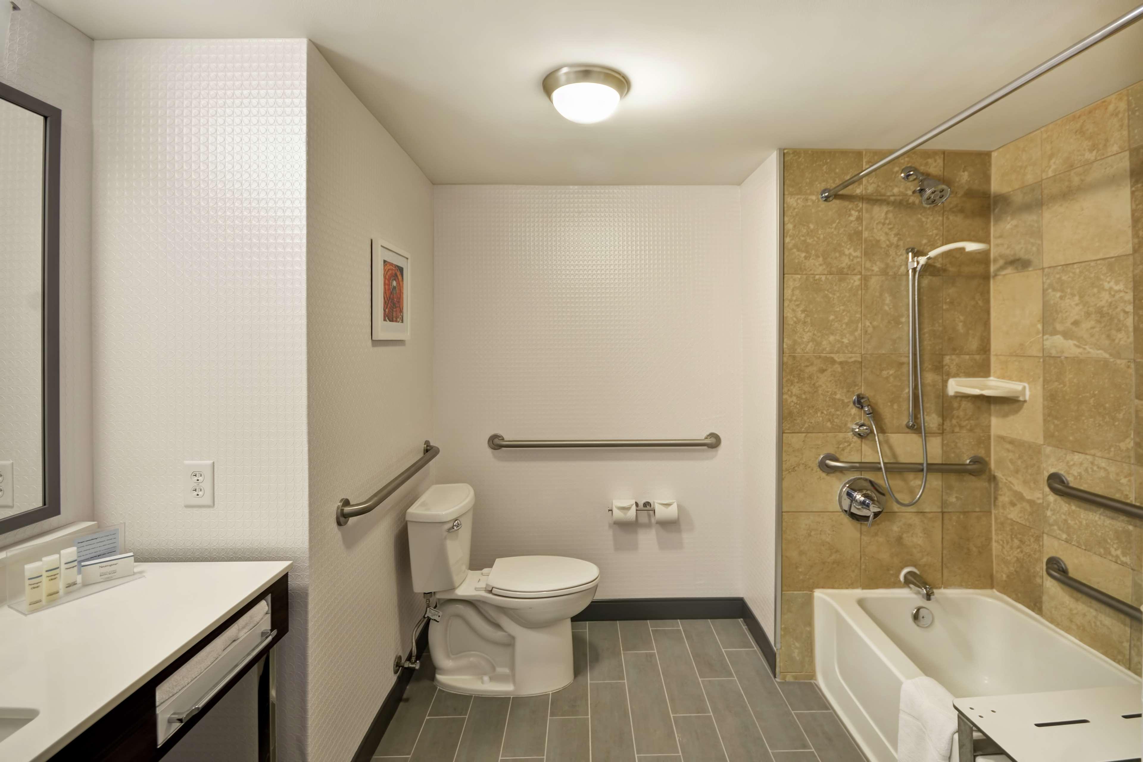 Hampton Inn & Suites Columbus-Easton Area Exterior photo